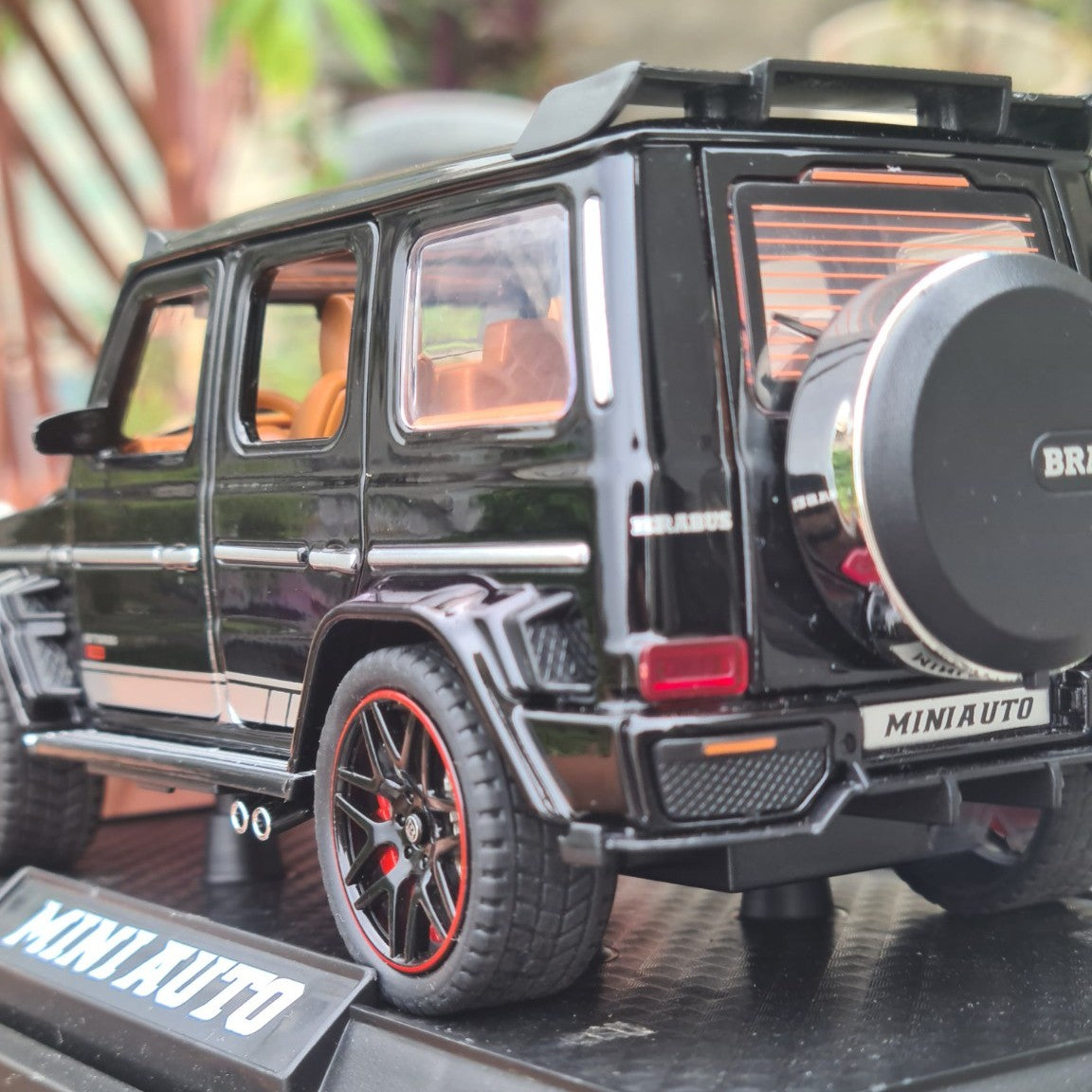 1:32 Brabus 800 G-Class Diecast Model Car | Full Metal | Lights & Sound